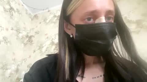 Snapshot of viktoria9898 chatting on 27, 4, 2026 Sweett online show from 27, 4, 2026