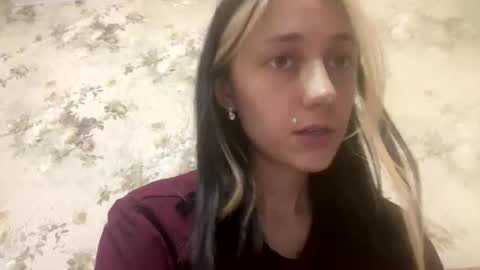 Snapshot of viktoria9898 chatting on 1, 5, 2026 Sweett online show from 1, 5, 2026