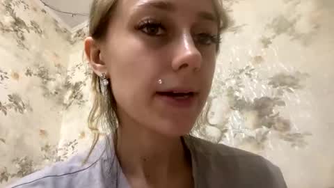 Snapshot of viktoria9898 chatting on 16, 5, 2026 Sweett online show from 16, 5, 2026