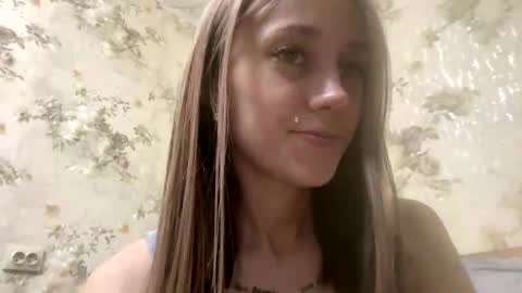 Snapshot of viktoria9898 chatting on 27, 5, 2026 Sweett online show from 27, 5, 2026