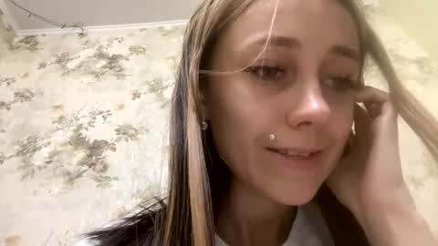 Snapshot of viktoria9898 chatting on 1, 6, 2026 Sweett online show from 1, 6, 2026