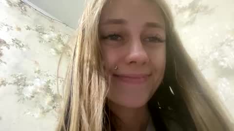 Snapshot of viktoria9898 chatting on 8, 6, 2026 Sweett online show from 8, 6, 2026