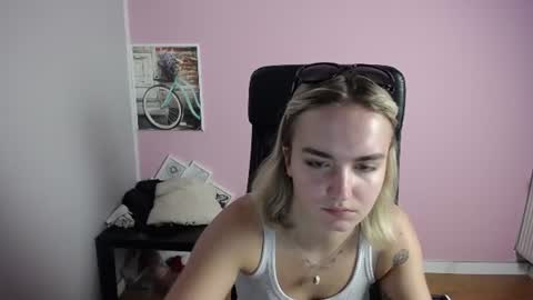 Snapshot of viktoria_lovely chatting on 23, 6, 2026 viktoria_lovely online show from 23, 6, 2026