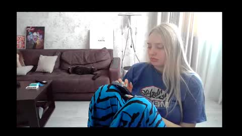 Snapshot of viktorlonsky chatting on 18, 2, 2025 viktorlonsky online show from 18, 2, 2025