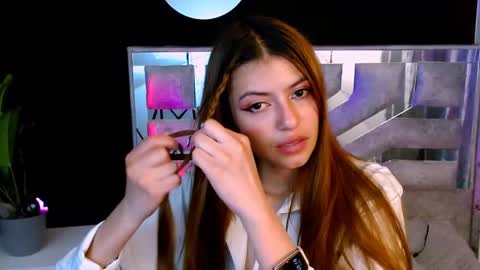 Snapshot of viky_evanss chatting on 24, 11, 2025 viky_evanss online show from 24, 11, 2025