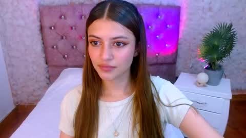 Snapshot of viky_evanss chatting on 16, 12, 2025 viky_evanss online show from 16, 12, 2025