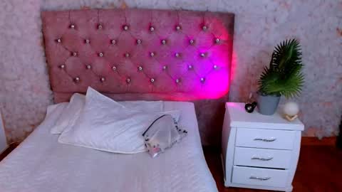 Snapshot of viky_evanss chatting on 4, 2, 2026 viky_evanss online show from 4, 2, 2026