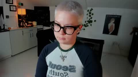 Snapshot of villyvici chatting on 22, 6, 2026 Villy online show from 22, 6, 2026