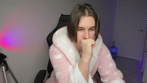 Vincent Strong online show from 3, 1, 2025