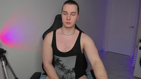 Vincent Strong online show from 3, 2, 2025