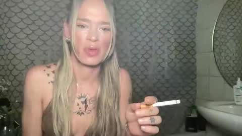 Snapshot of vinique99 chatting on 26, 5, 2026 vinique99 online show from 26, 5, 2026