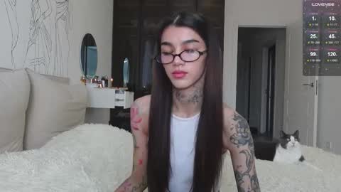 vinkitinkii online show from 8, 11, 2025