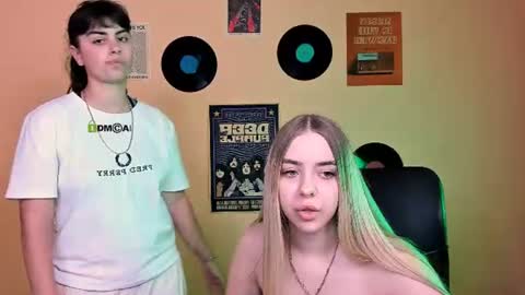 viola_sweet_ online show from 11, 7, 2026