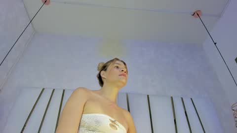 violeet_gray online show from 10, 9, 2025