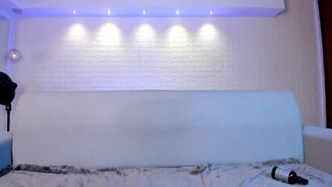 Violett  Everyday From 0530 to 1430 Col Time online show from 29, 1, 2025