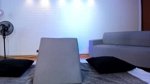 Violett  Everyday From 0530 to 1430 Col Time online show from 22, 10, 2025