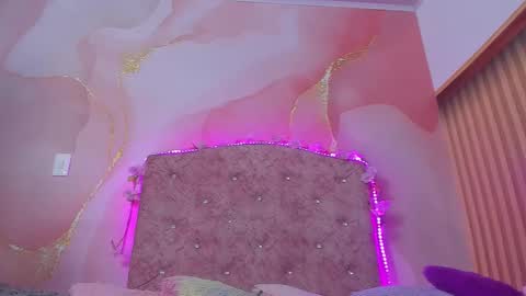 Snapshot of violet__taylor_ chatting on 19, 1, 2026 violet__taylor_ online show from 19, 1, 2026