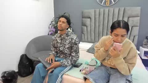 Violet and Myers online show from 8, 10, 2025