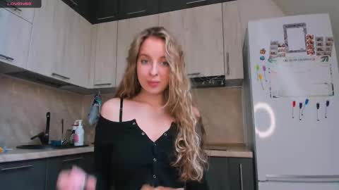 Snapshot of violet_blue_eyes chatting on 25, 2, 2025 Violet online show from 25, 2, 2025