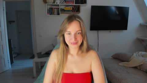 Snapshot of violet_blue_eyes chatting on 9, 10, 2025 Violet online show from 9, 10, 2025