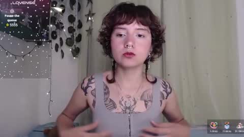 Snapshot of violet_bluee chatting on 14, 6, 2026 Violet online show from 14, 6, 2026