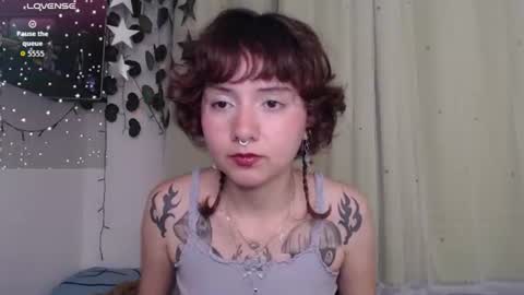 Snapshot of violet_bluee chatting on 5, 7, 2026 Violet online show from 5, 7, 2026