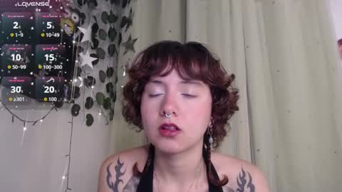 Snapshot of violet_bluee chatting on 12, 7, 2026 Violet online show from 12, 7, 2026