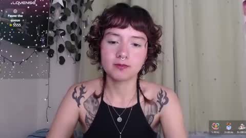Snapshot of violet_bluee chatting on 14, 7, 2026 Violet online show from 14, 7, 2026