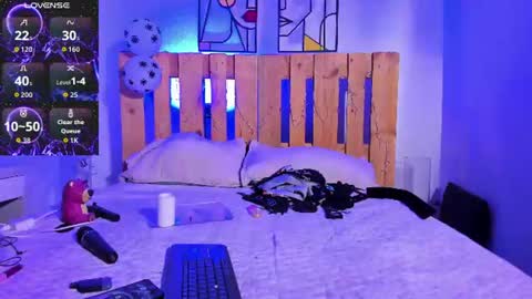 Snapshot of violet_jonesss chatting on 30, 6, 2026 Violet Jones online show from 30, 6, 2026