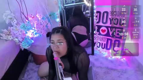 Snapshot of violet_monsalve chatting on 21, 3, 2026 Violet online show from 21, 3, 2026