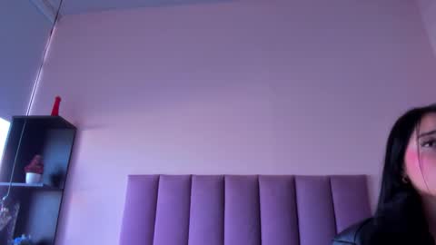 Snapshot of violet_myerrs chatting on 15, 12, 2025 violet online show from 15, 12, 2025