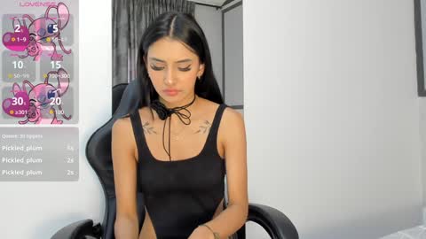  Violet  online show from 31, 1, 2025