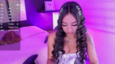 Snapshot of violet_spencer chatting on 13, 6, 2026 Violeta online show from 13, 6, 2026