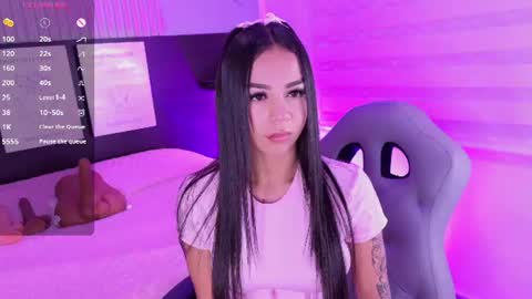 Snapshot of violet_spencer chatting on 17, 6, 2026 Violeta online show from 17, 6, 2026