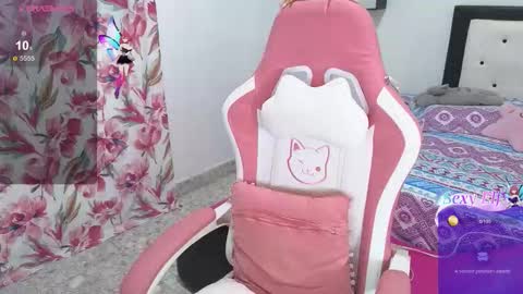 Snapshot of violet_stone22 chatting on 8, 3, 2026 Violeta online show from 8, 3, 2026