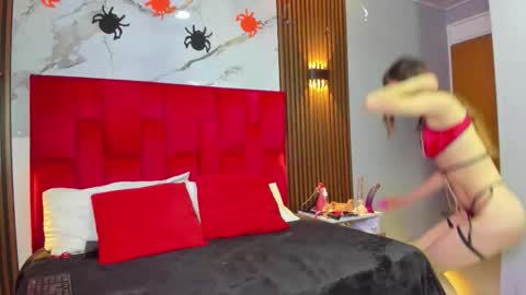 violet_storm_ online show from 4, 11, 2025