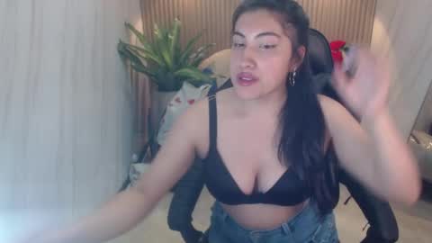 Snapshot of violet_tf chatting on 1, 6, 2026 Violet online show from 1, 6, 2026