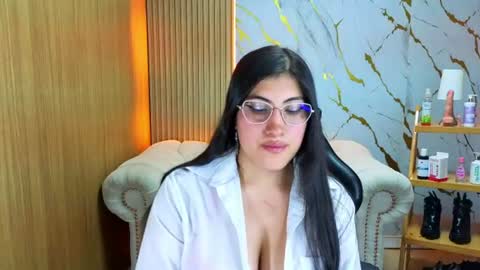 Snapshot of violet_tf chatting on 1, 7, 2026 Violet online show from 1, 7, 2026