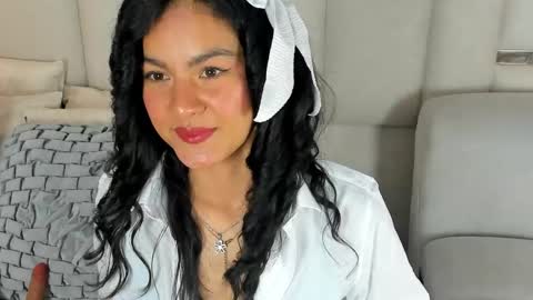Snapshot of violet_vyx chatting on 16, 5, 2026 Violet online show from 16, 5, 2026