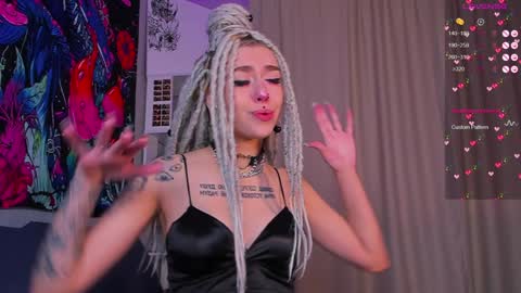 Snapshot of violet_walker7 chatting on 15, 12, 2024 Violet online show from 15, 12, 2024