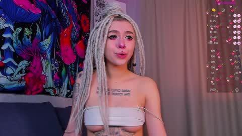 Snapshot of violet_walker7 chatting on 17, 12, 2024 Violet online show from 17, 12, 2024