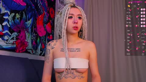 Snapshot of violet_walker7 chatting on 6, 1, 2025 Violet online show from 6, 1, 2025