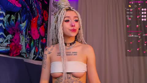 Snapshot of violet_walker7 chatting on 11, 1, 2025 Violet online show from 11, 1, 2025