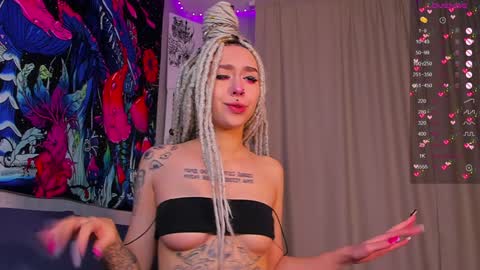 Snapshot of violet_walker7 chatting on 12, 1, 2025 Violet online show from 12, 1, 2025