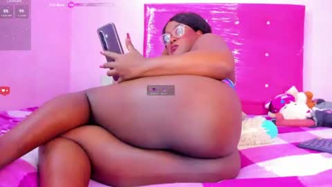 Snapshot of violeta_bigboobs_25_ chatting on 10, 7, 2026 violeta_bigboobs_25_ online show from 10, 7, 2026