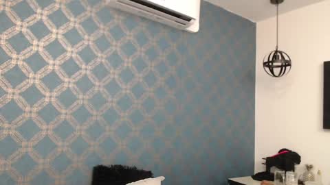 Violeta  online show from 19, 12, 2024