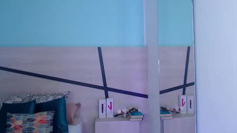 Snapshot of violeta_leon chatting on 5, 1, 2025 Violeta leon online show from 5, 1, 2025