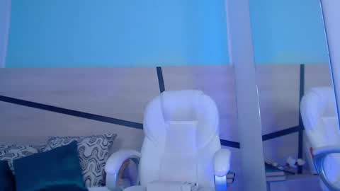 Snapshot of violeta_leon chatting on 8, 1, 2025 Violeta leon online show from 8, 1, 2025