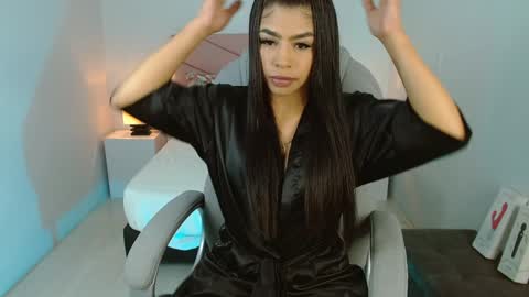 Snapshot of violeta_leon chatting on 18, 1, 2025 Violeta leon online show from 18, 1, 2025