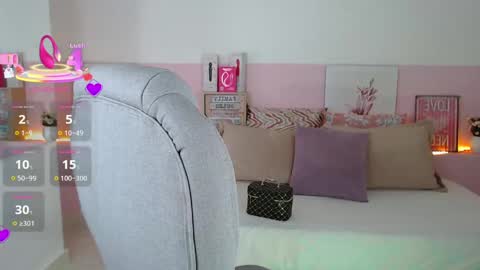 Snapshot of violeta_leon chatting on 8, 3, 2025 Violeta leon online show from 8, 3, 2025